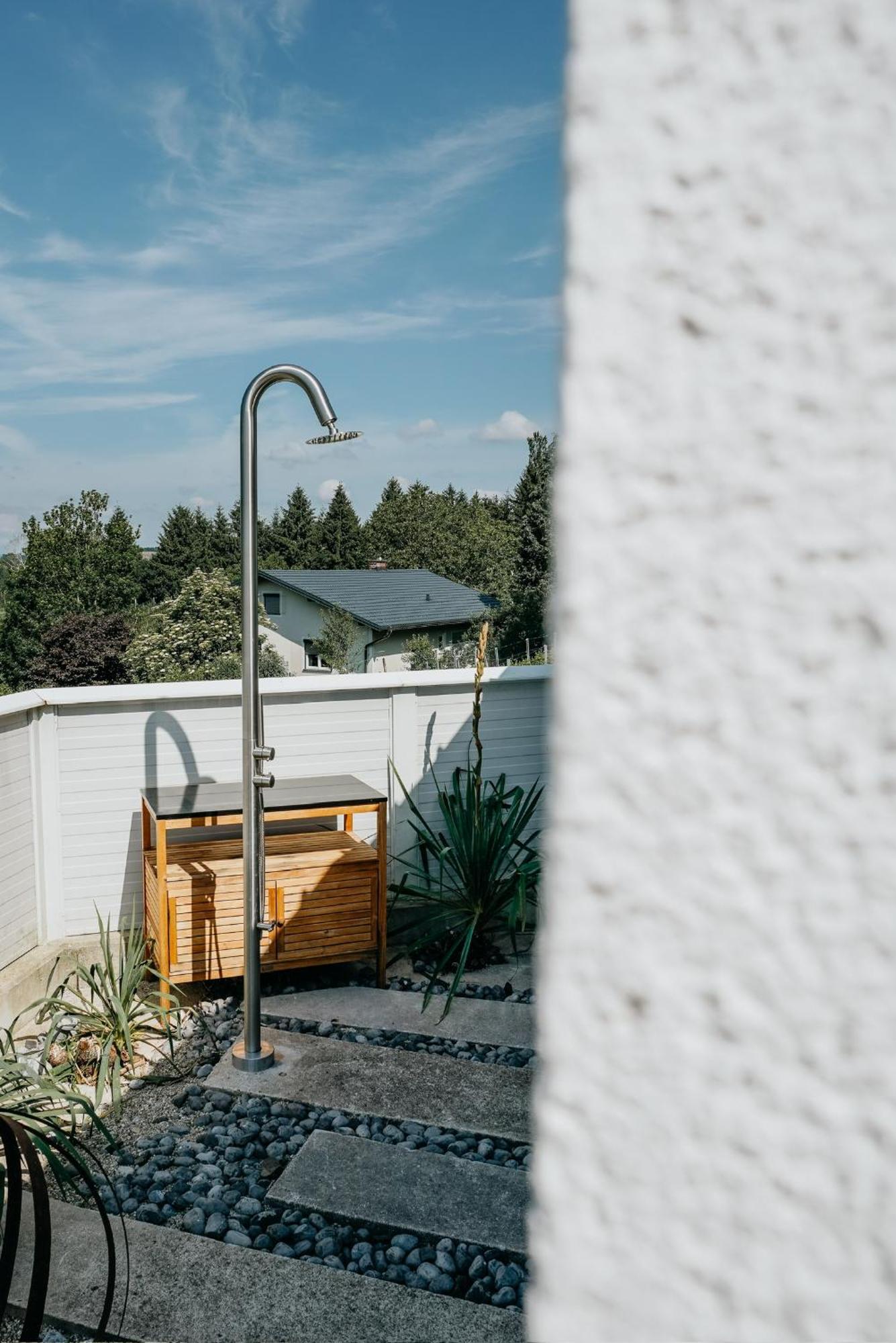 Weingut Holler Chalet Weingarten Spielfeld Exterior foto